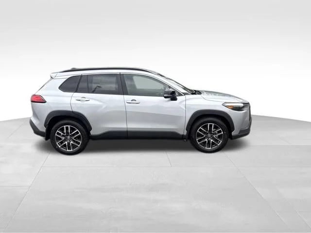 New 2026 Sonic Silver Toyota XLE image 7