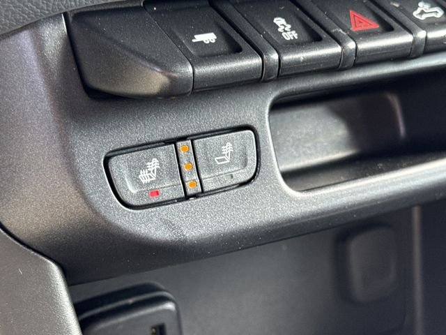 Used 2019 Gray Chevrolet Z71 image 34
