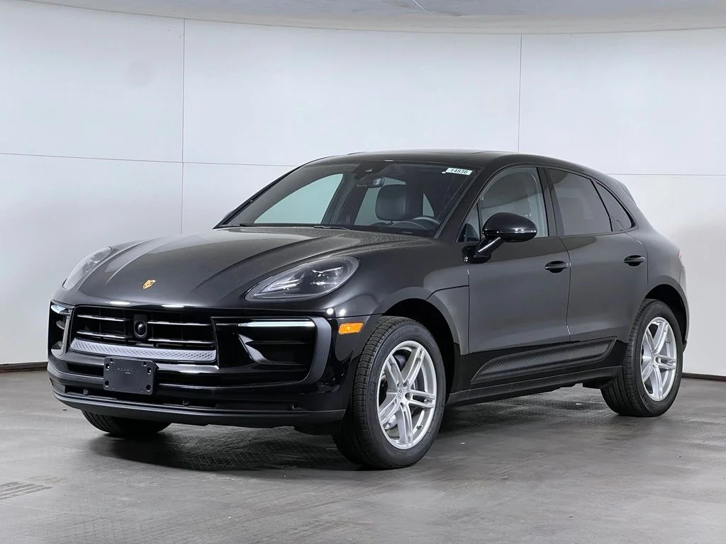 2025 Porsche Macan's photo