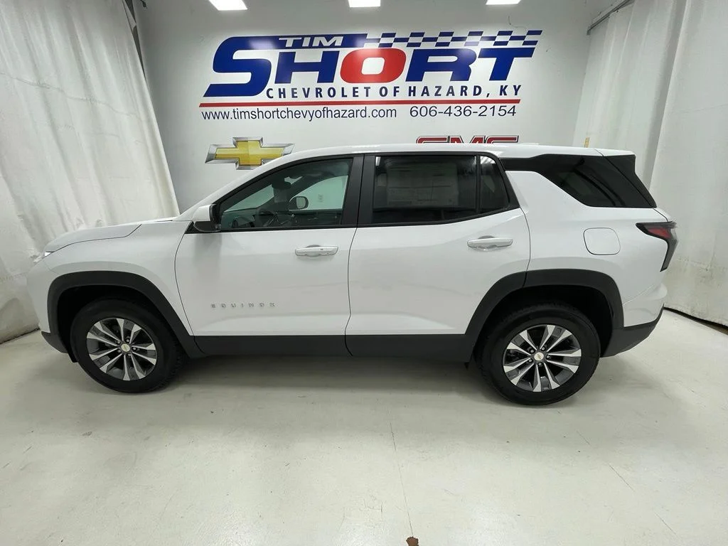 2027 Chevrolet Equinox LT - Photo 8