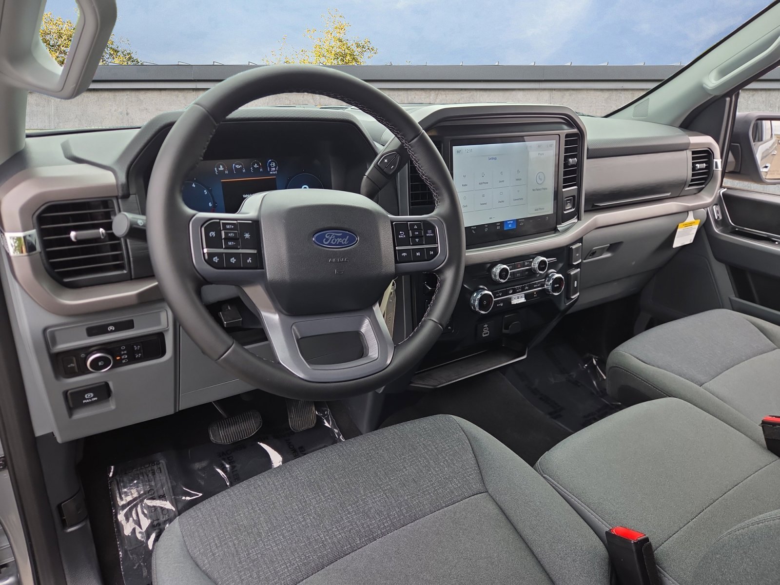 2025 Ford F-150 XLT - Photo 10