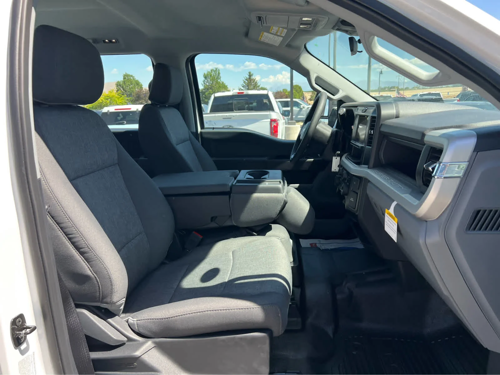 New 2026 Oxford White Ford XL image 17