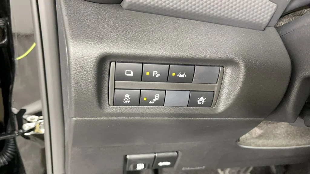 2025 Nissan KICKS PLAY Base - Photo 28