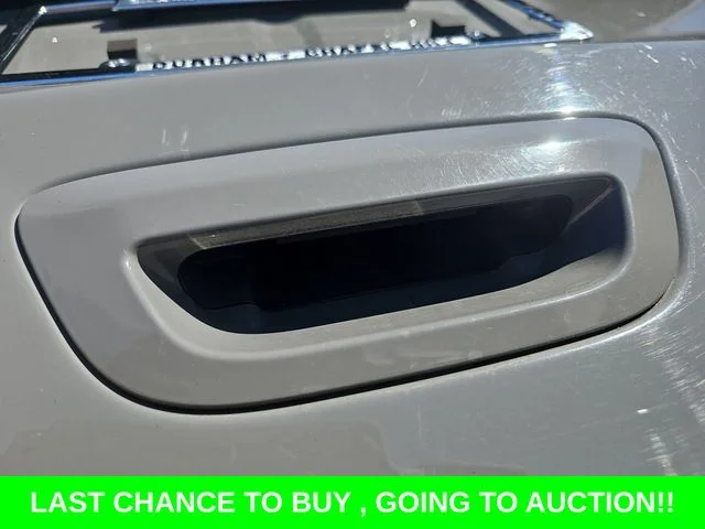 Used 2022 White Chrysler Pinnacle image 13