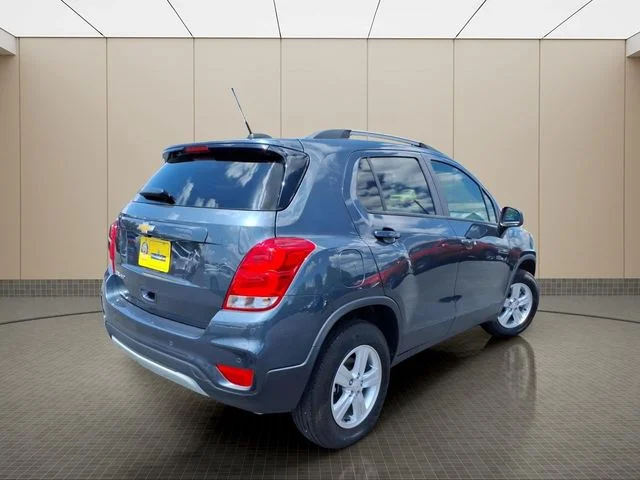 Used 2022 Gray Chevrolet LT image 8