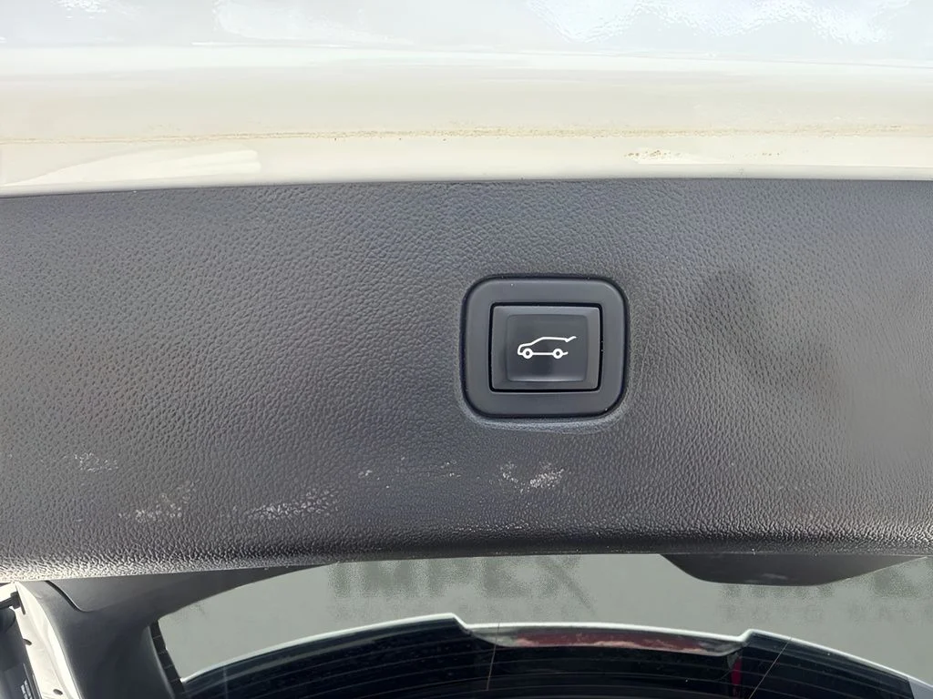 Used 2023 White Chevrolet LT image 18