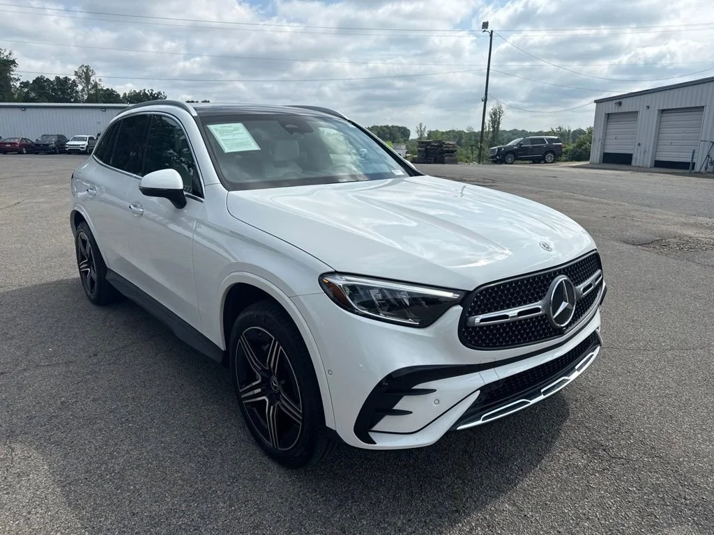 Used 2023 White Mercedes-Benz GLC 300 image 7