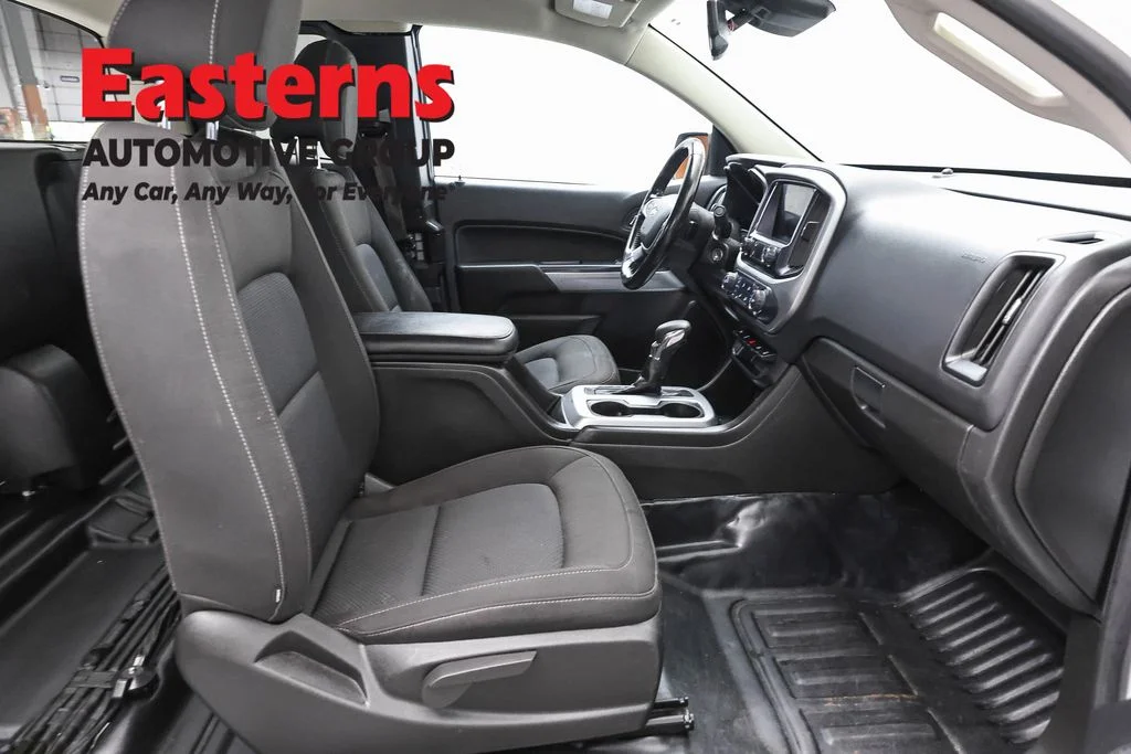 Used 2022 White Chevrolet LT image 23