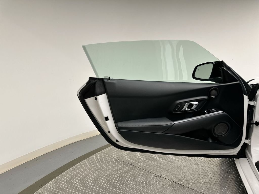Used 2024 Absolute Zero Toyota 3.0 Premium image 8