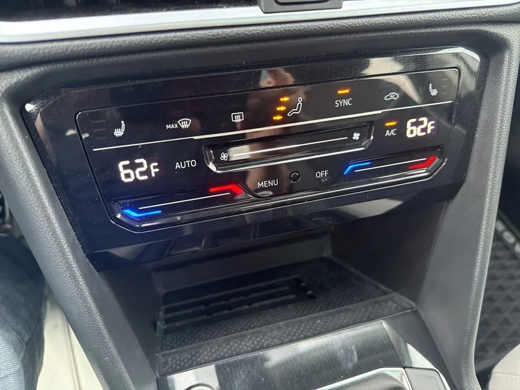 2025 Volkswagen Taos SE - Photo 44