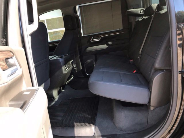 Used 2025 Black Chevrolet LT image 9