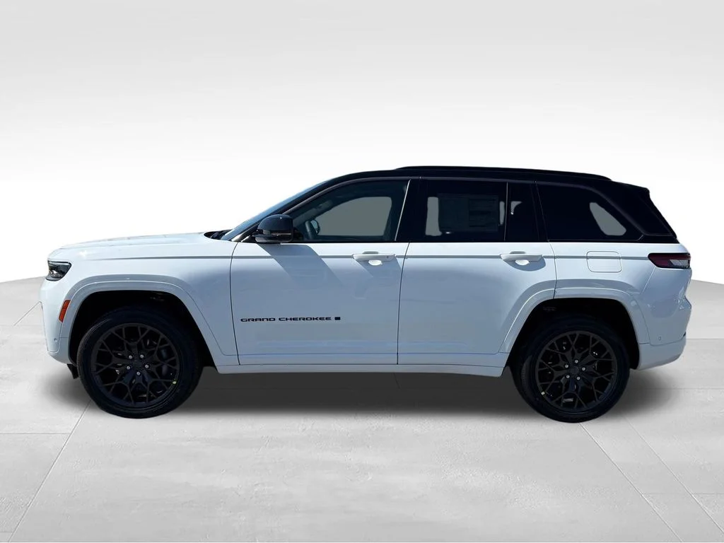 New 2026 Bright White Clear-Coat Exterior Paint Jeep Summit image 3