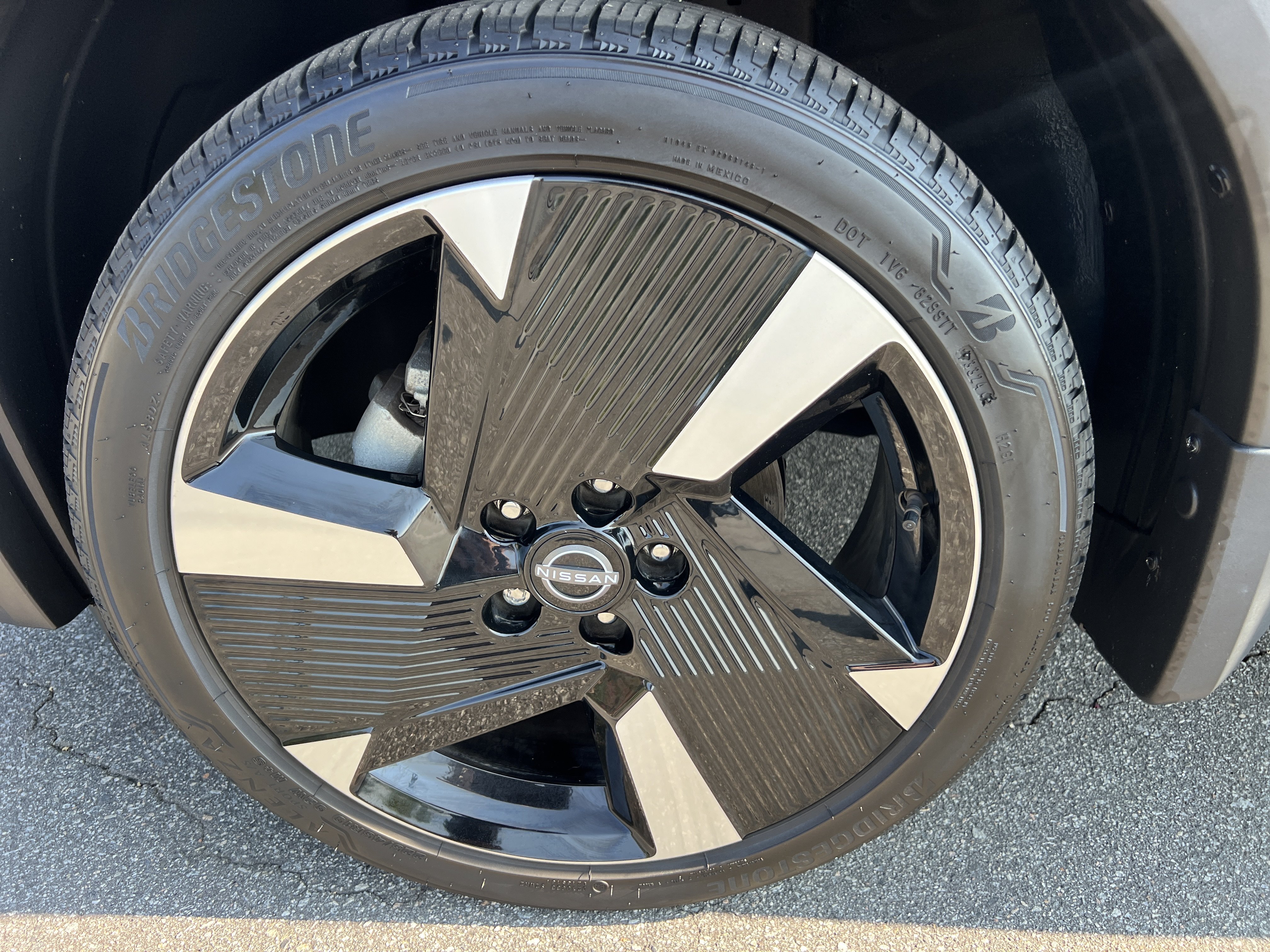 Certified Used 2025 Deep Blue Pearl/Gun Metallic Nissan SR image 9