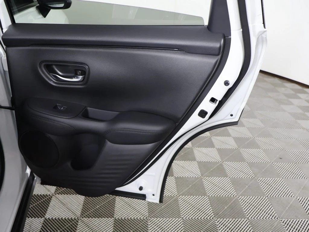 New 2027 Platinum White Pearl Honda LX image 16