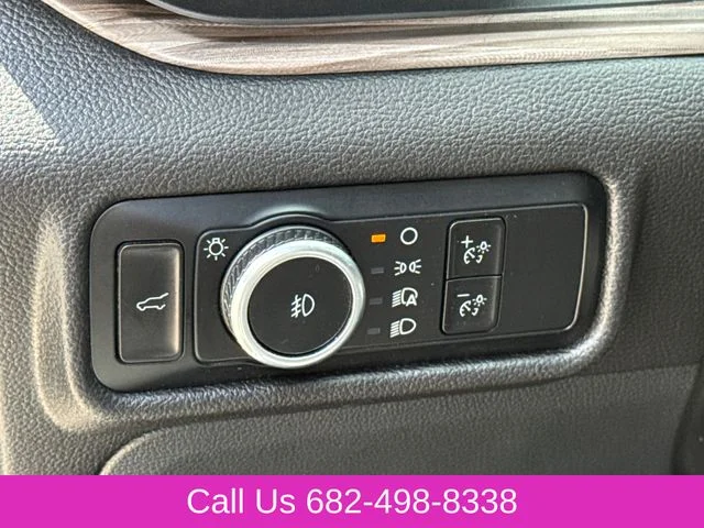 Used 2023 White Ford Limited image 25