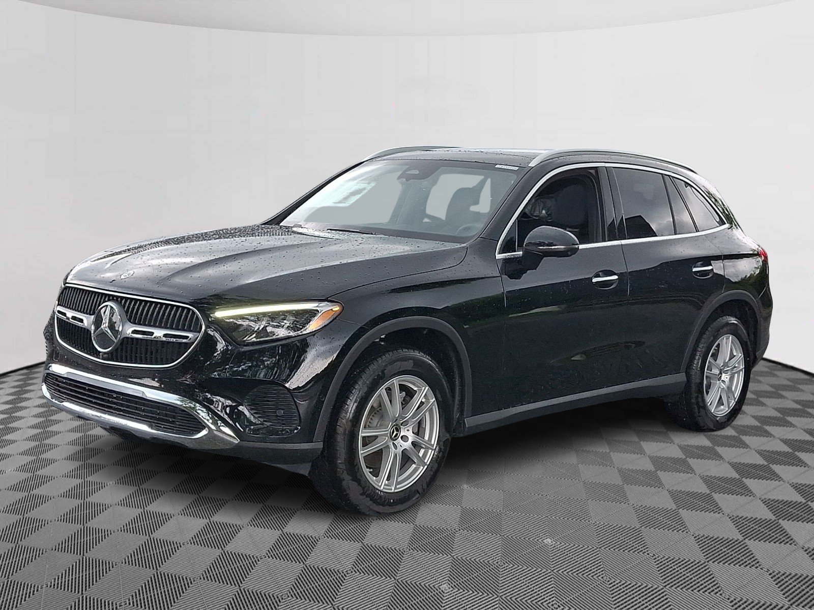 New 2026 Black Mercedes-Benz GLC 300 image 3