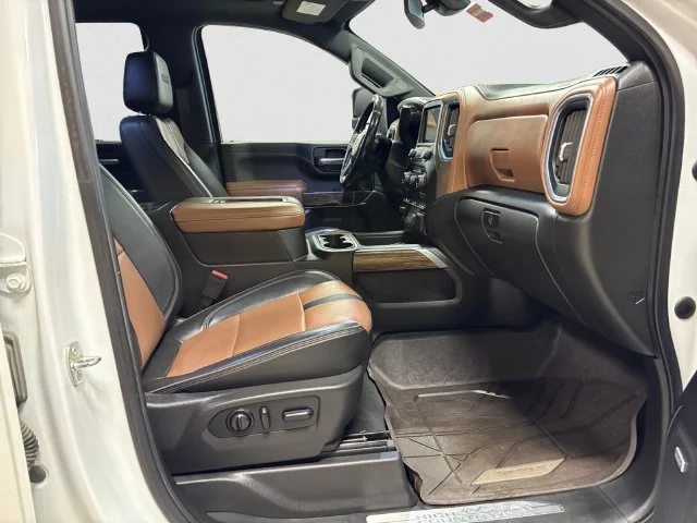Used 2022 White Chevrolet High Country image 16