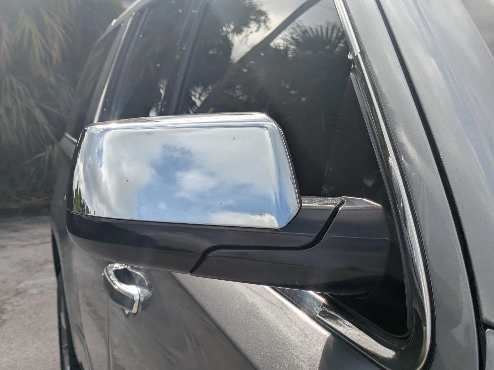 Used 2018 Satin Steel Metallic Chevrolet Premier image 11