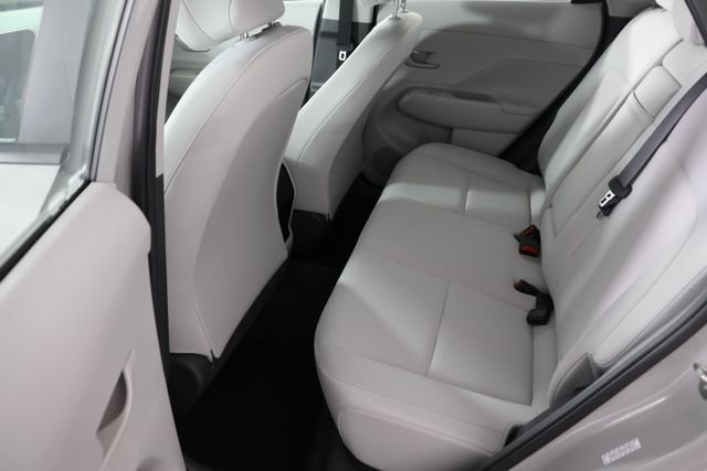 2024 Hyundai Kona SE - Photo 18