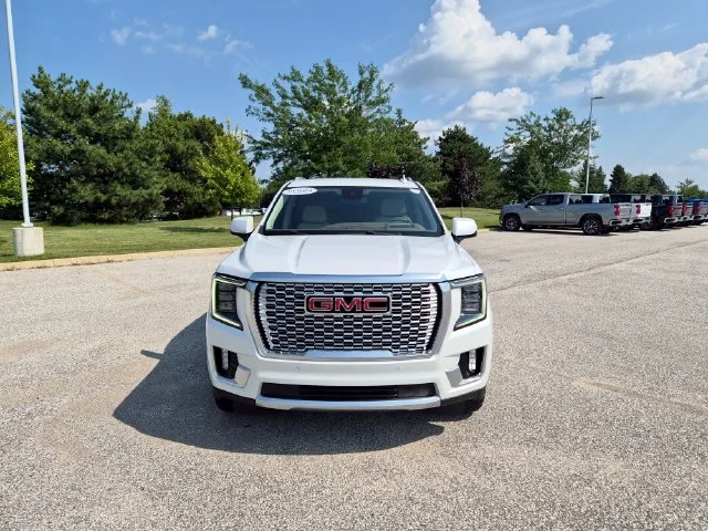 Used 2023 White GMC Denali image 3