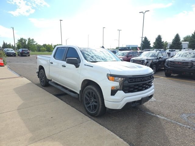 Used 2023 White Chevrolet Custom image 3