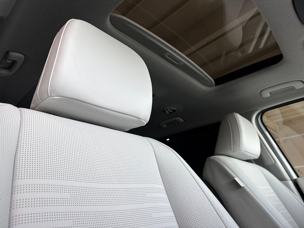 New 2026 White Hyundai Limited AWD image 17