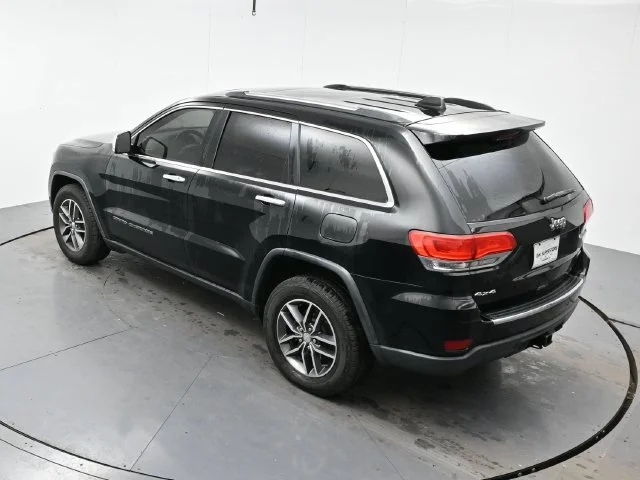 Used 2017 Diamond Black Crystal Pearlcoat Jeep Limited image 21