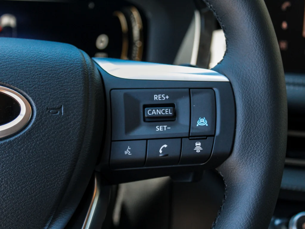 New 2027 GRAPHITE SHADOW INFINITI Luxe AWD image 15