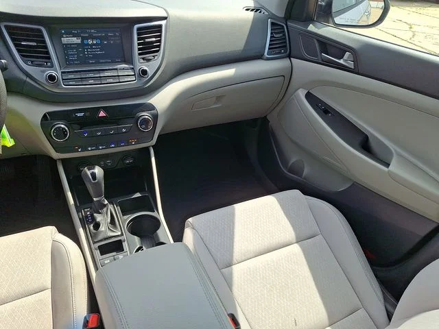 Used 2018 Silver Hyundai SEL image 16
