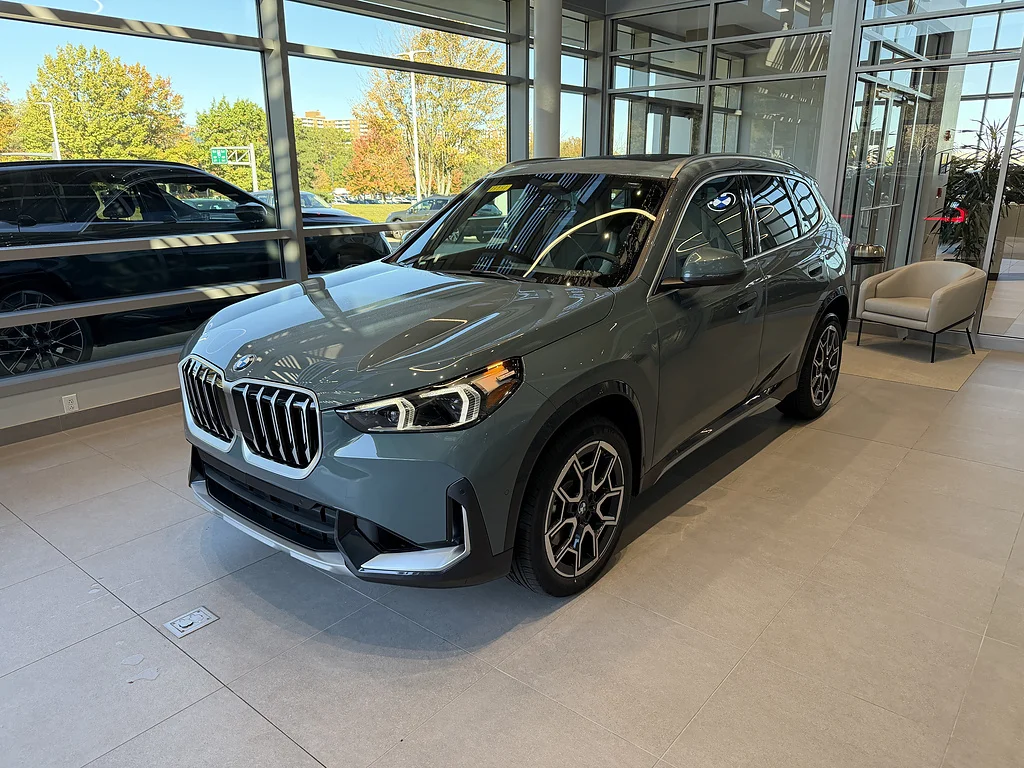 New 2027  BMW xDrive28i image 3