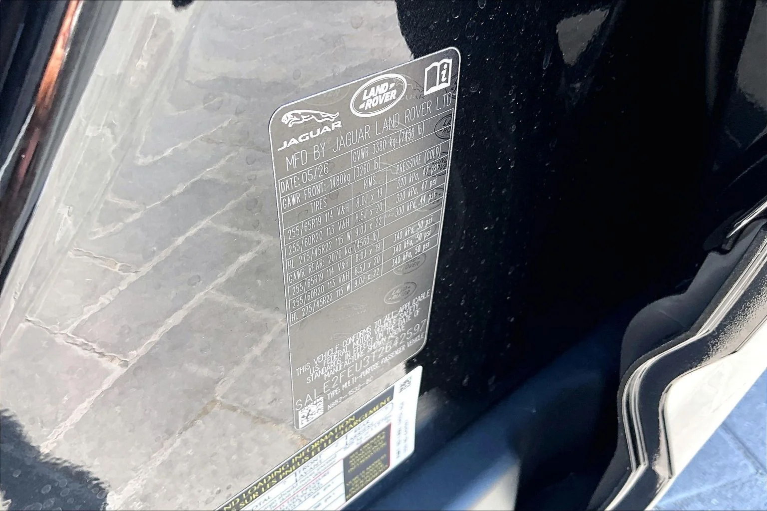 New 2026 Santorini Black Land Rover X-Dynamic SE image 14
