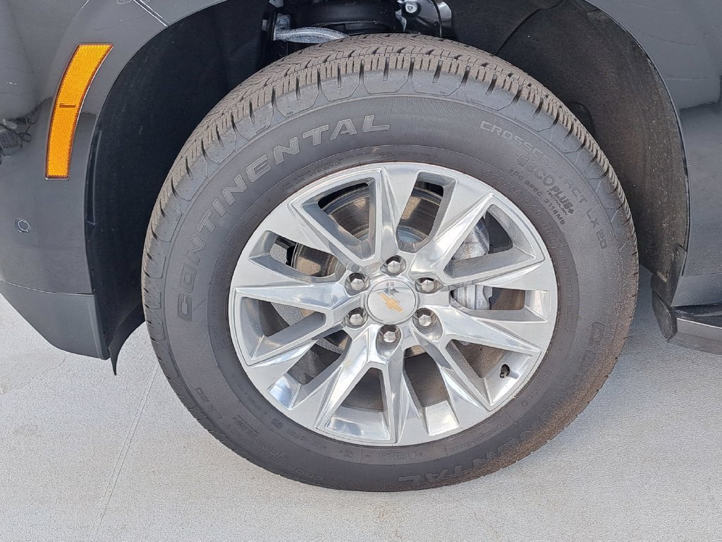 2026 Chevrolet Suburban Premier - Photo 16