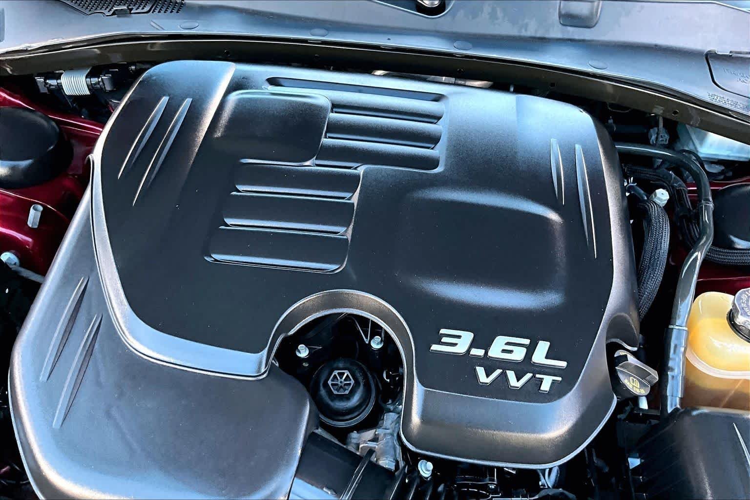 Used 2019 Octane Red Pearlcoat Dodge SXT image 33