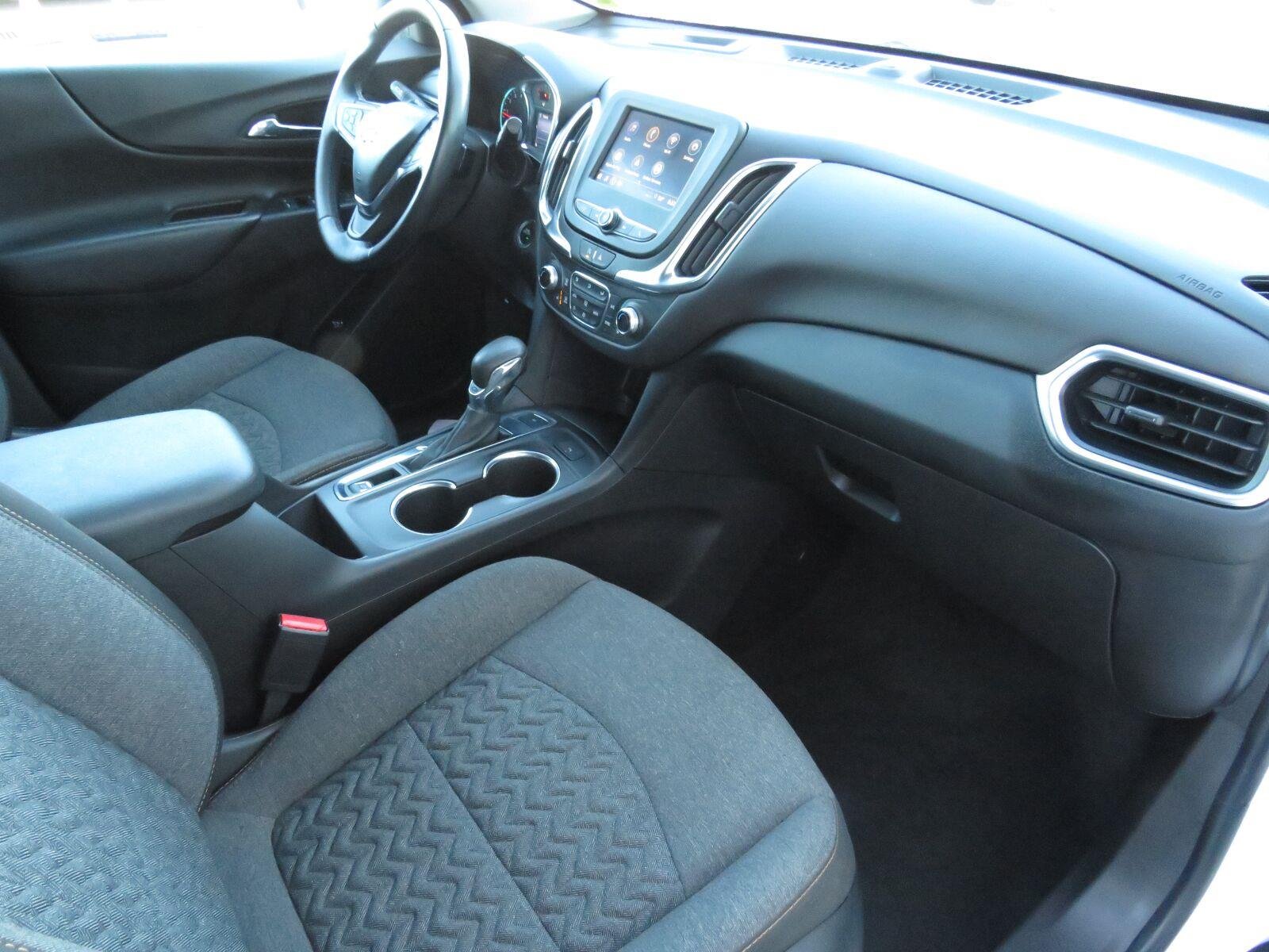 Used 2024 Summit White Chevrolet LT image 28
