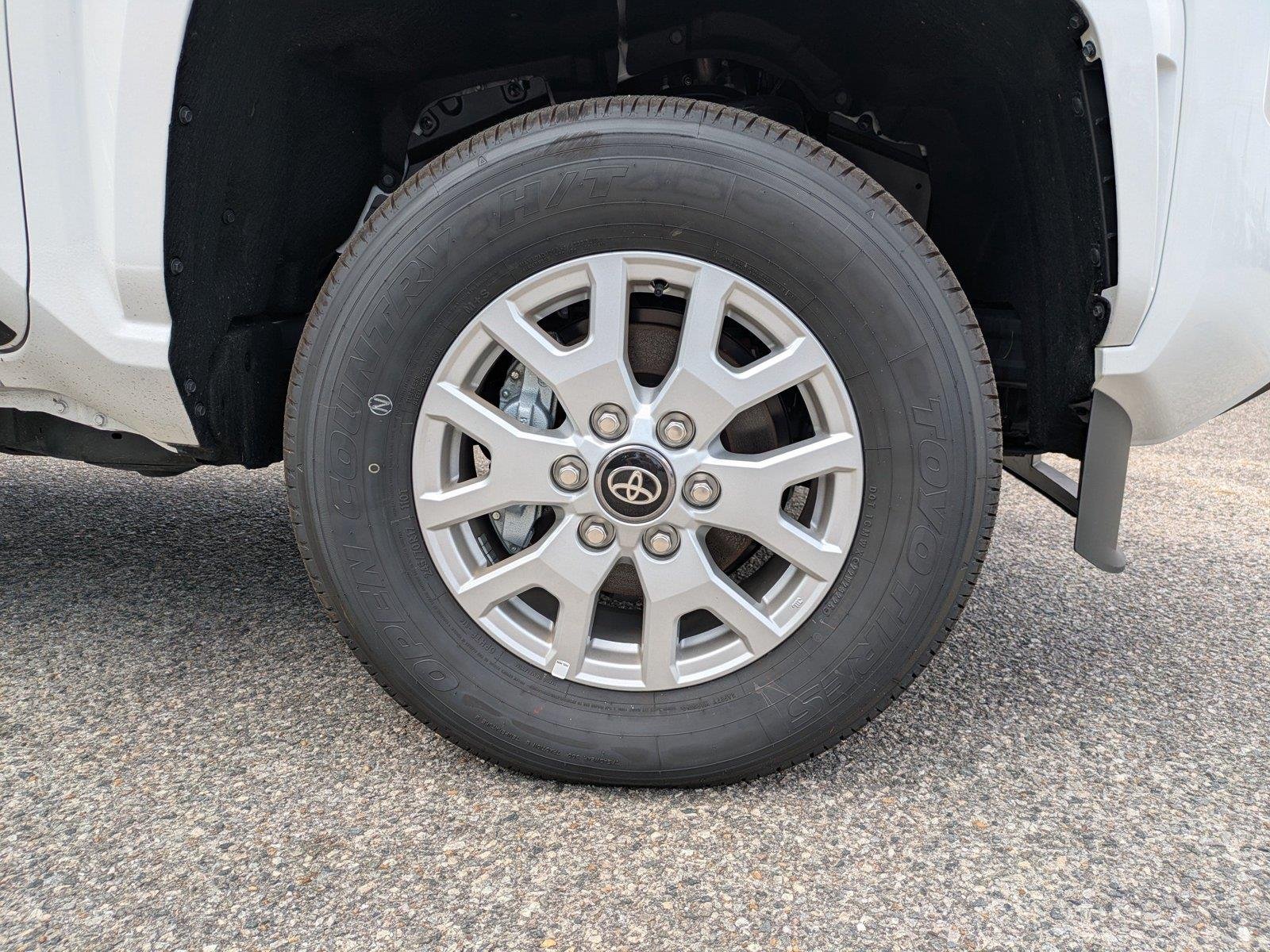 2026 Toyota Tacoma SR5 - Photo 11