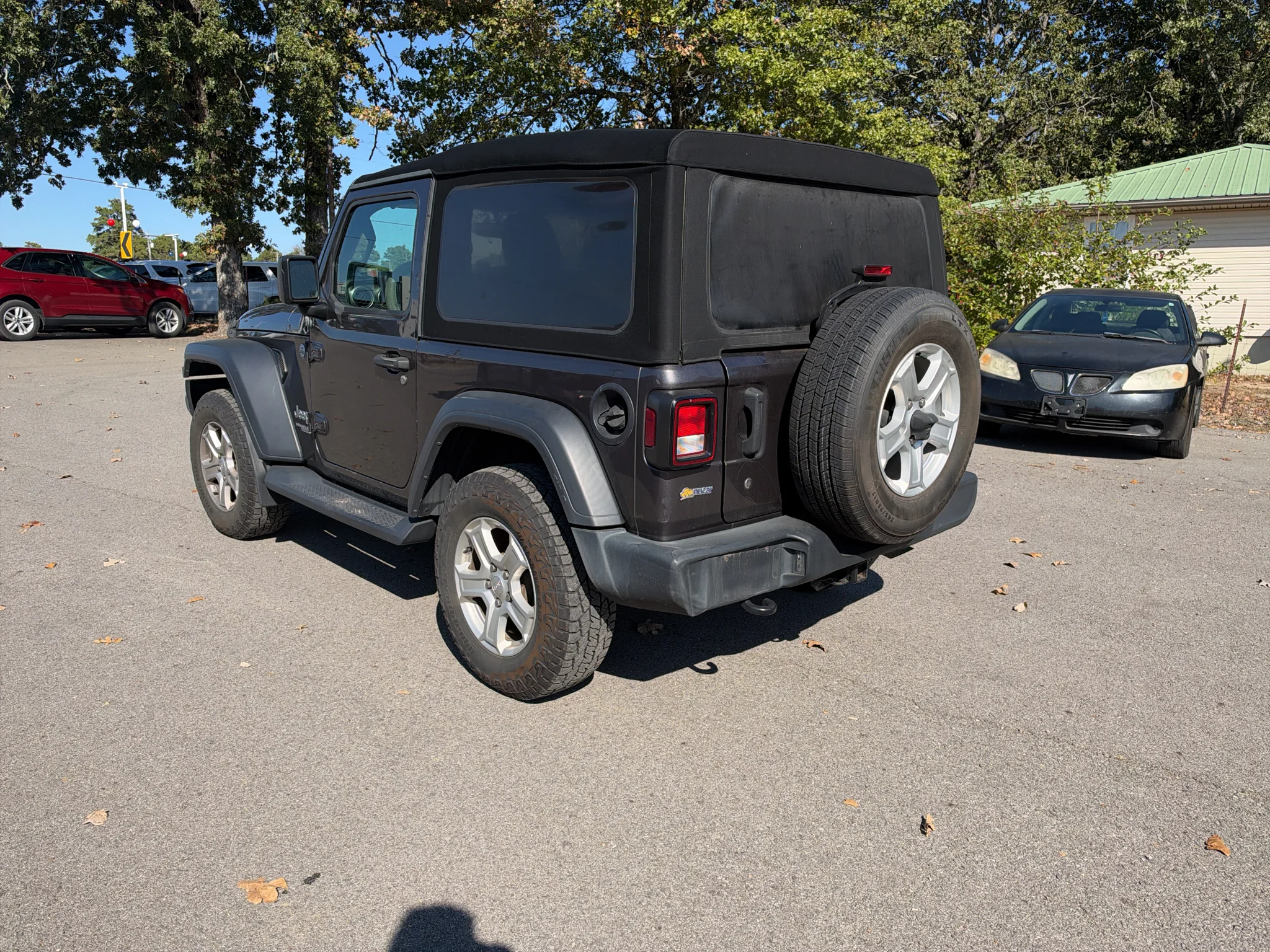 Used 2020 Granite Crystal Metallic Clearcoat Jeep Sport S image 3