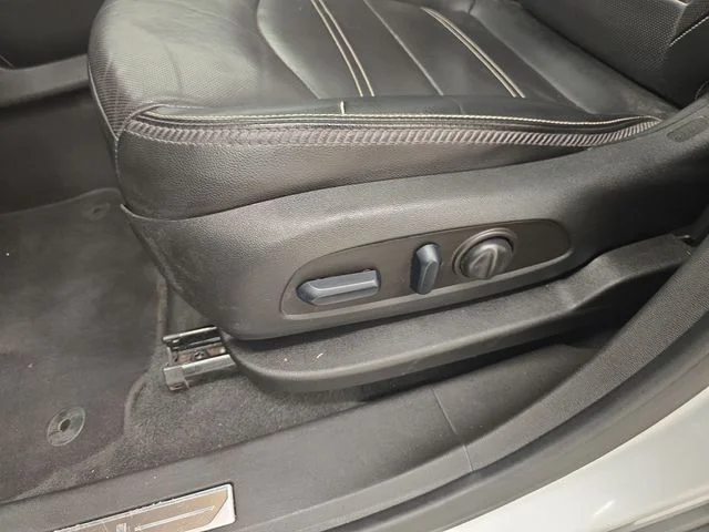 Used 2022 Quicksilver Metallic GMC Denali image 38