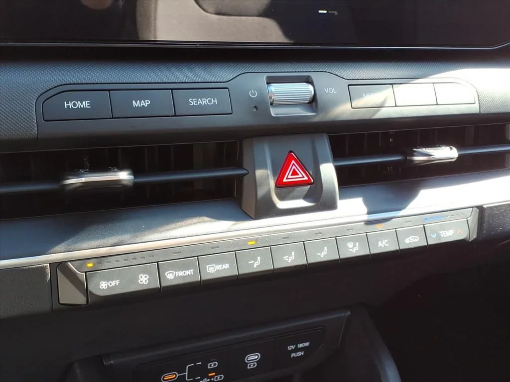 2025 Kia K4 LXS - Photo 14