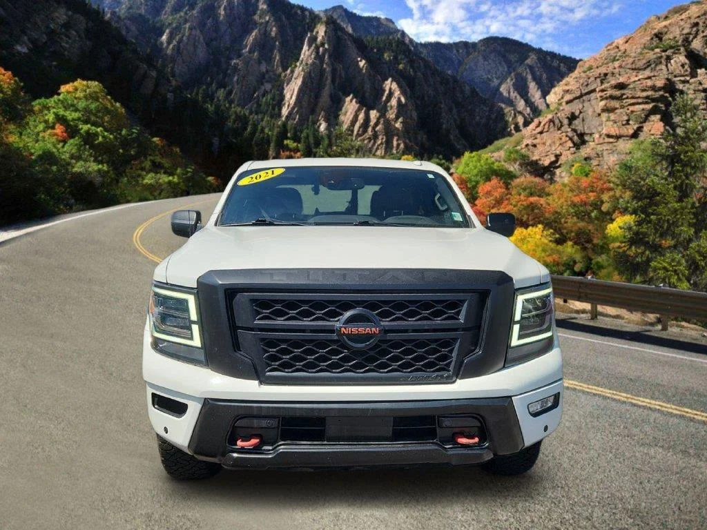 Used 2021 Glacier White Nissan PRO-4X image 6