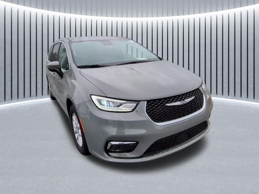 Used 2023 White Chrysler Touring L image 19