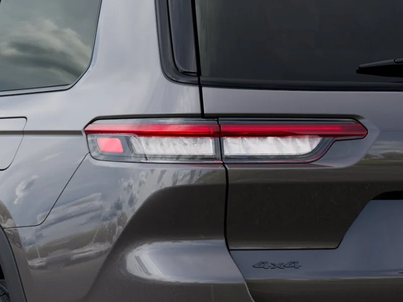 New 2025 Baltic Gray Metallic Clear-Coat Exterior Paint Jeep Limited image 14