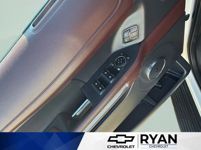 Used 2023 White Ford Limited image 27