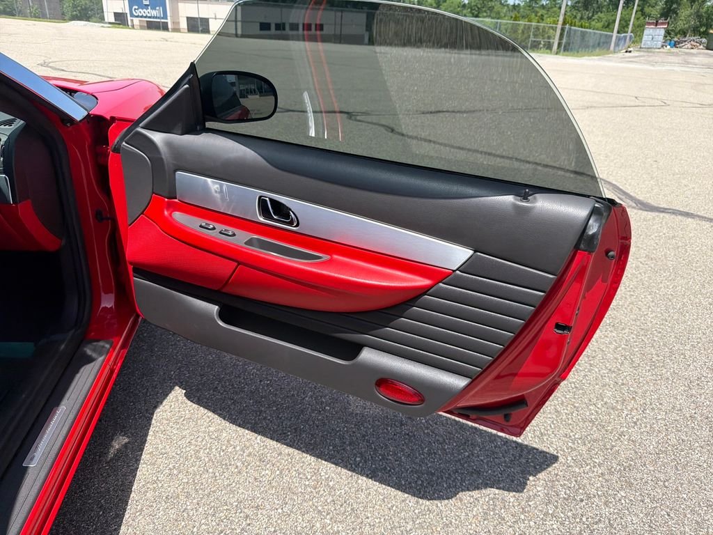 Used 2002 Red Ford Base image 15