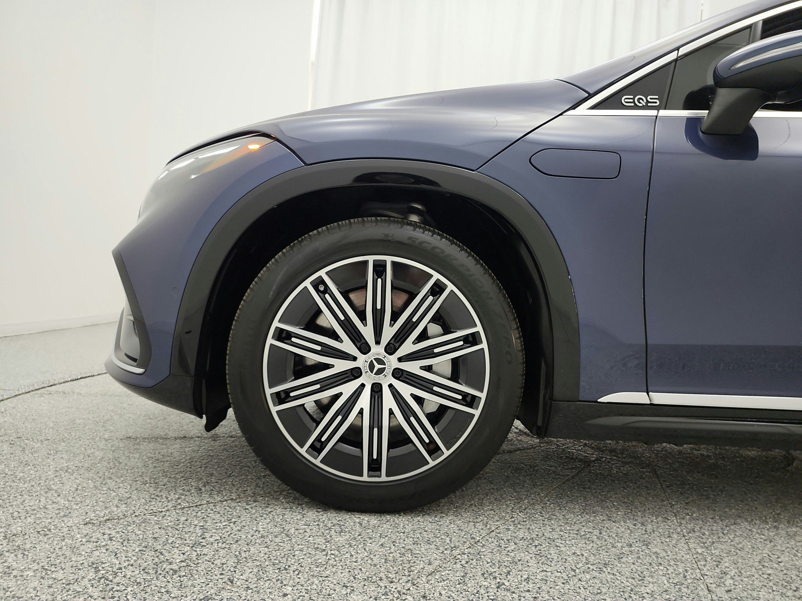 Used 2023 Twilight Blue Metallic Mercedes-Benz EQS 580 4MATIC® SUV image 17