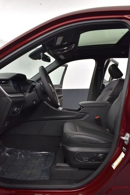 New 2026 Velvet Red Pearl-Coat Exterior Paint Jeep Limited image 9