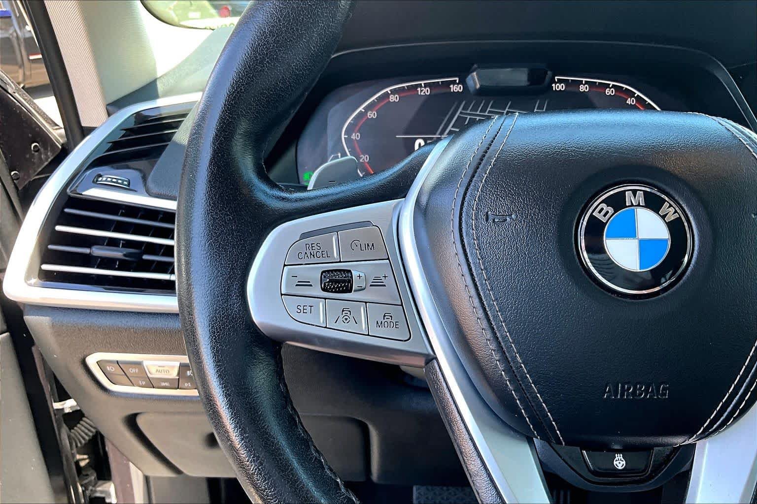 Used 2021 Dark Graphite Metallic BMW xDrive40i image 22