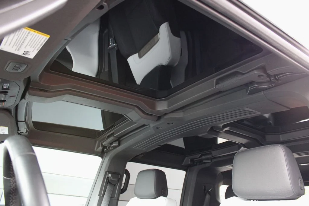 Used 2025 Black GMC 2X image 28