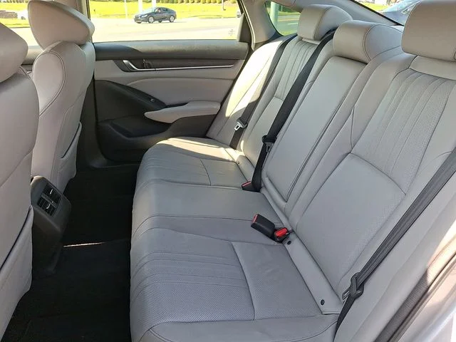 Used 2018 Silver Honda EX-L image 8
