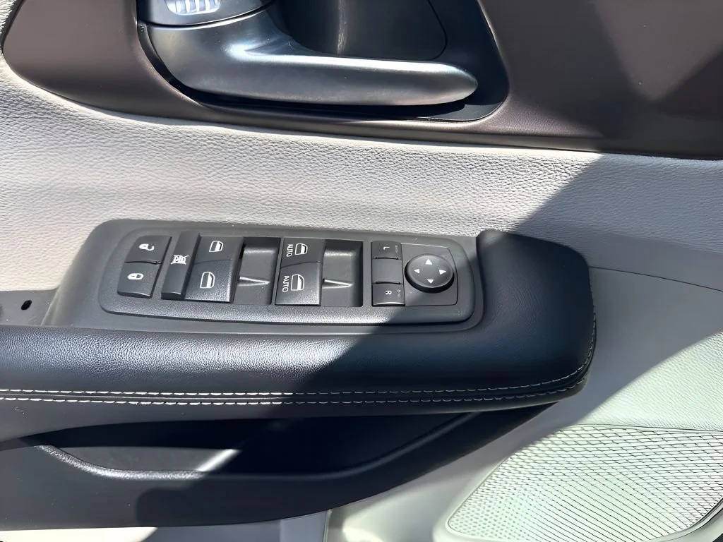 Used 2023 Silver Chrysler LX image 35
