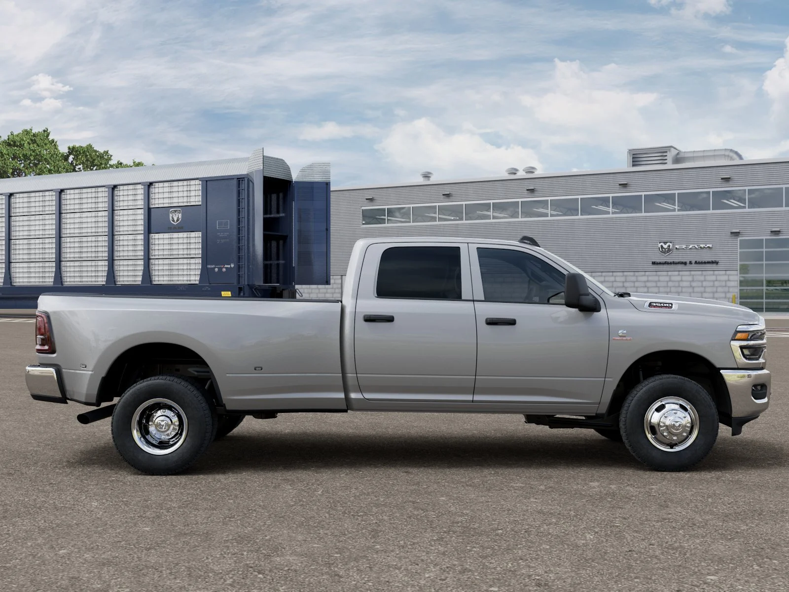 New 2026 Silver-Zynith Exterior Paint RAM TRADESMAN image 12